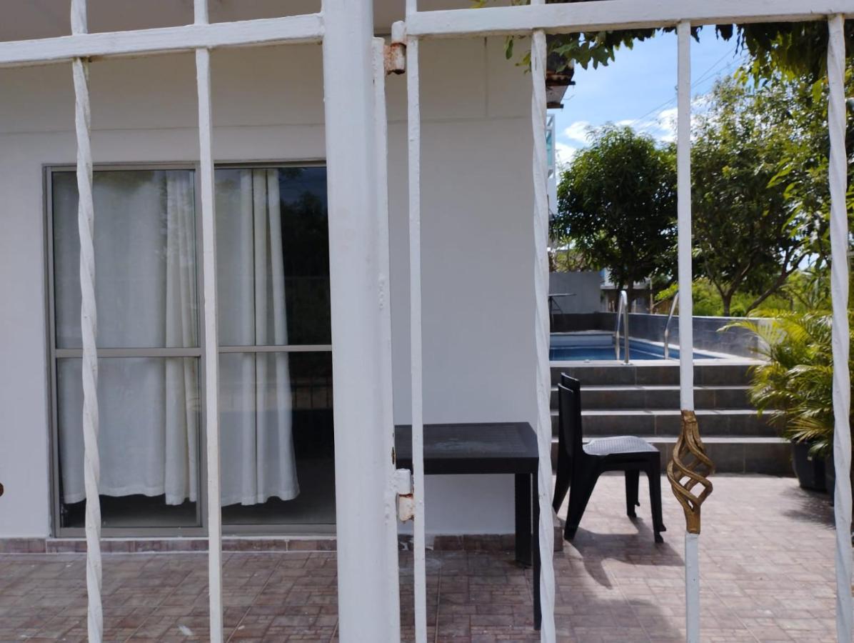 Apartahotel Eden Coveñas Екстериор снимка